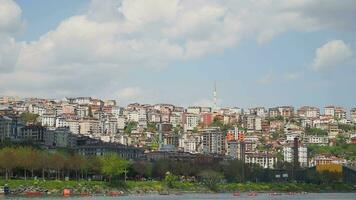 Istanbul woon- gebouwen Aan rive kant video