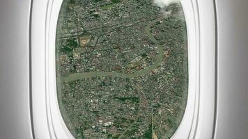 satelliet Bangkok kaart achtergrond lus. spinnen in de omgeving van Thailand stad vlak cabine lucht filmmateriaal. naadloos panorama vliegt over- terrein achtergrond. vliegtuig salon passagier stoel venster visie. video