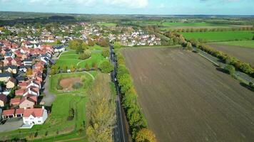 britânico campo aldeia panorama do Bedfordshire, Inglaterra, Unidos reino. Outubro 30, 2023 video