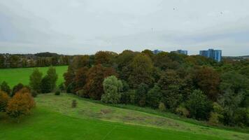 Alto ângulo Visão do central luton cidade do Inglaterra Unidos reino. Outubro 23, 2023 video