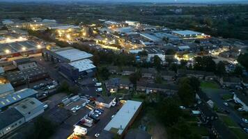 hoog hoek beeldmateriaal van verlichte hapering stad van Engeland uk video