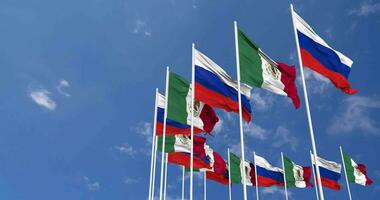 México e Rússia bandeiras acenando juntos dentro a céu, desatado ciclo dentro vento, espaço em esquerda lado para Projeto ou Informação, 3d Renderização video
