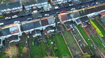 alto angolo metraggio di Residenziale quartiere di luton città di Inghilterra UK. dicembre 29, 2023 video