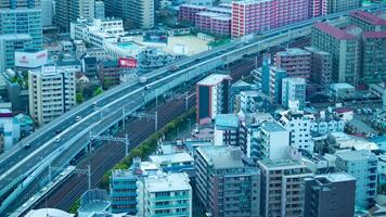 uma espaço de tempo do tráfego geléia em a rodovia dentro Osaka de Alto ângulo Visão inclinar video