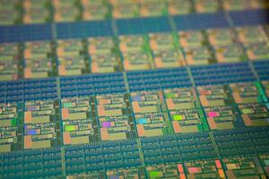 oblea de silicio para la fabricación de semiconductores de circuito integrado. foto