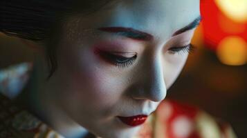 ai generado un de cerca de un de geishas cara en Japón, cautivador belleza, tradición, elegancia y misterio, blured fondo con espacio a texto. foto