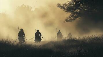 ai generado maravilloso amanecer escena en niebla con silueta samuráis en el histórico sekigahara campo de batalla, entregado en moderno tinta lavar estilo y apagado tonos foto