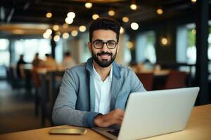 ai generado masculino empresario trabajando en un computadora a hogar foto