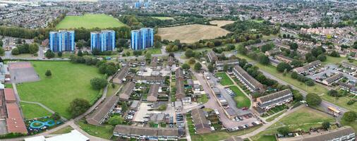 alto ángulo panorámico ver de norte lutón ciudad de Inglaterra unido Reino durante nublado puesta de sol. octubre 4to, 2023 foto