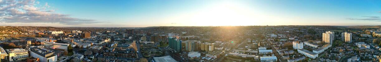 hermosa alto ángulo ver de central lutón ciudad de Inglaterra Reino Unido. diciembre 1º, 2023 foto