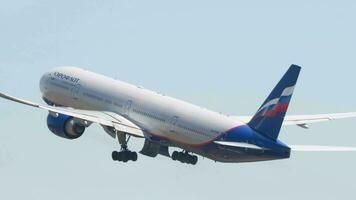 boeing 777 de aeroflot quitarse video