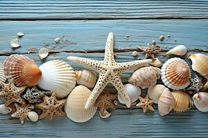 valores foto de un verano hora concepto con mar conchas y estrella de mar en un azul de madera antecedentes generativo ai