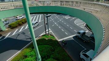 en Timelapse av trafik sylt på de stadens centrum gata i tokyo bred skott zoom video