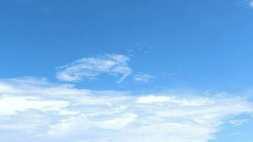 azul cielo blanco nubes antecedentes lapso de tiempo hermosa clima a nublado cielo video