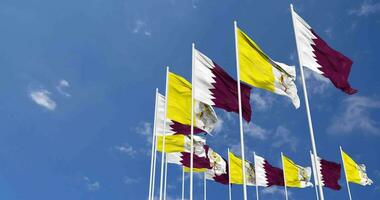 Vatikan Stadt und Katar Flaggen winken zusammen im das Himmel, nahtlos Schleife im Wind, Raum auf links Seite zum Design oder Information, 3d Rendern video