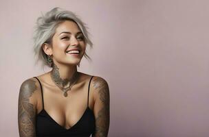 ai generado retrato de un mujer con un cuerpo lleno de artístico tatuajes foto