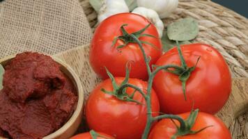 tomaten Plakken biologisch. hoog kwaliteit 4k beeldmateriaal video