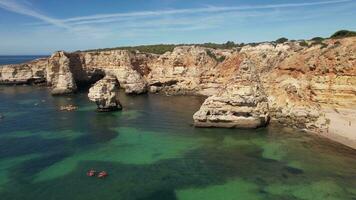 lindo de praia dentro Algarve, Portugal video