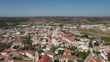 antenn planskild korsning av de portugisiska stad av silvar i de algarve område video