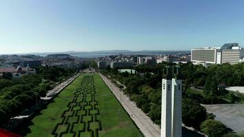 portugal flagga vinka på de eduardo vii parkera. Lissabon, portugal video