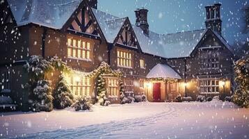 ai generado Navidad en el campo señorío, Inglés país casa mansión decorado para Días festivos en un Nevado invierno noche con nieve y fiesta luces, alegre Navidad y contento Días festivos foto