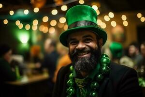 ai generado hermoso barbado hombre en un verde duende sombrero con un barba posando en un pub foto