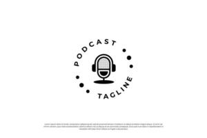 Clásico podcast logo diseño. podcast Insignia etiqueta logo símbolo. vector
