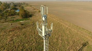 equipo para retransmitir celular y móvil señal. celular torre. foto