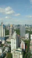 centro da cidade e Lumpini parque dentro Bangkok, Tailândia video