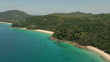 tropicale costa di Phuket Paradiso isola nel Tailandia aereo video