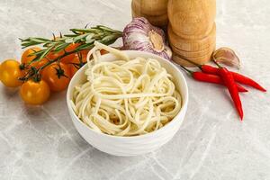 tradiciona asiático cocina - udon fideos foto