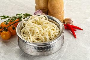 tradiciona asiático cocina - udon fideos foto