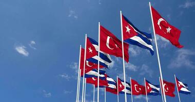 kuba och Kalkon flaggor vinka tillsammans i de himmel, sömlös slinga i vind, Plats på vänster sida för design eller information, 3d tolkning video