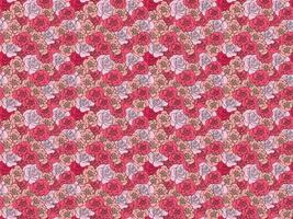 Seamless pattern of pink and red roses vector