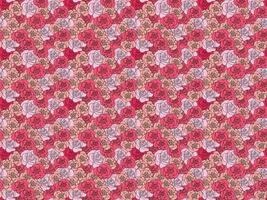 Seamless pattern of pink and red roses vector