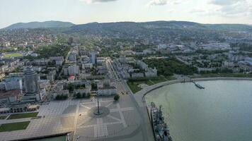 parte superior ver de el centro de deportes acuáticos y muelle de novorossiysk foto