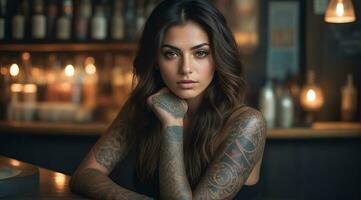 ai generado retrato de un mujer con un cuerpo lleno de artístico tatuajes foto