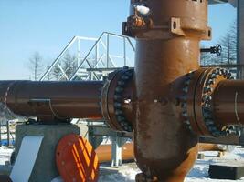 Latch on the pipeline with the electric drive photo