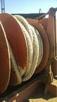 Puerto cuerda. amarradero cuerda. cuerda para fijación buques y carga foto