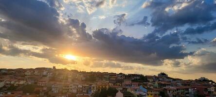 claro y sereno cielo, suave nubes pintura un celestial fotografía. el tranquilo belleza de el atmósfera a mejorar tu proyectos compra esta celestial imagen a inspirar y cautivar foto