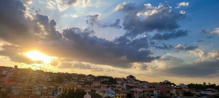 claro y sereno cielo, suave nubes pintura un celestial fotografía. el tranquilo belleza de el atmósfera a mejorar tu proyectos compra esta celestial imagen a inspirar y cautivar. foto