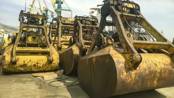 Large buckets for port loaders. Dreglayner, Hydraulic and cable photo