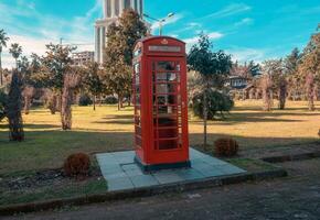 público teléfono en el parque foto