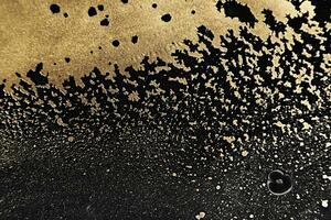 fluido Arte. metálico oro abstracción y partículas en negro antecedentes. mármol efecto antecedentes o textura foto