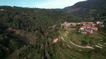 Antenne Aussicht Dorf von Schwester im Portugal. das wenig Portugiesisch Tibet video