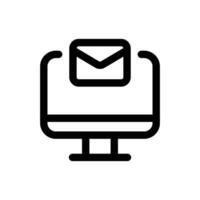 computadora correo electrónico icono en de moda contorno estilo aislado en blanco antecedentes. computadora correo electrónico silueta símbolo para tu sitio web diseño, logo, aplicación, ui vector ilustración, eps10.