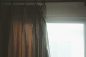marrón cortinas en hogar foto