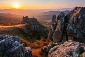 ai generado un fascinante amanecer ilumina el rocoso terreno, fundición dorado matices terminado el brumoso valles, creando un sereno y tranquilo atmósfera. foto