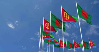 eritrea och bangladesh flaggor vinka tillsammans i de himmel, sömlös slinga i vind, Plats på vänster sida för design eller information, 3d tolkning video
