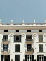 Español arquitectura casa fachada azul cielo foto